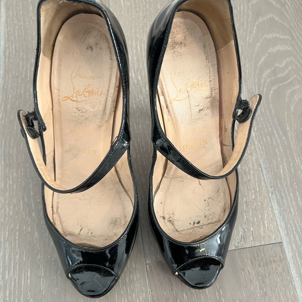 Christian Louboutin Peep-toe heel - Picture 2 of 3